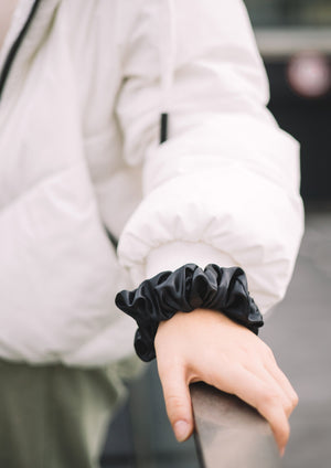 100% Silk Large Scrunchie - Jet Black - Kavalerie - SCRUNCHIE -